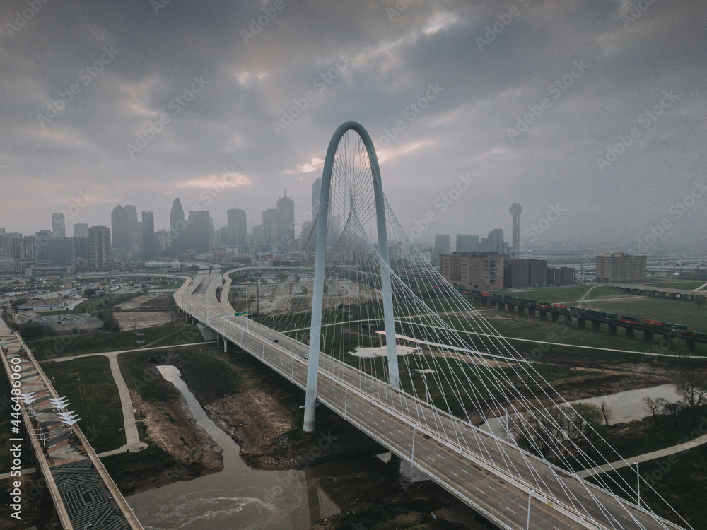 Obraz premium bridge over the river