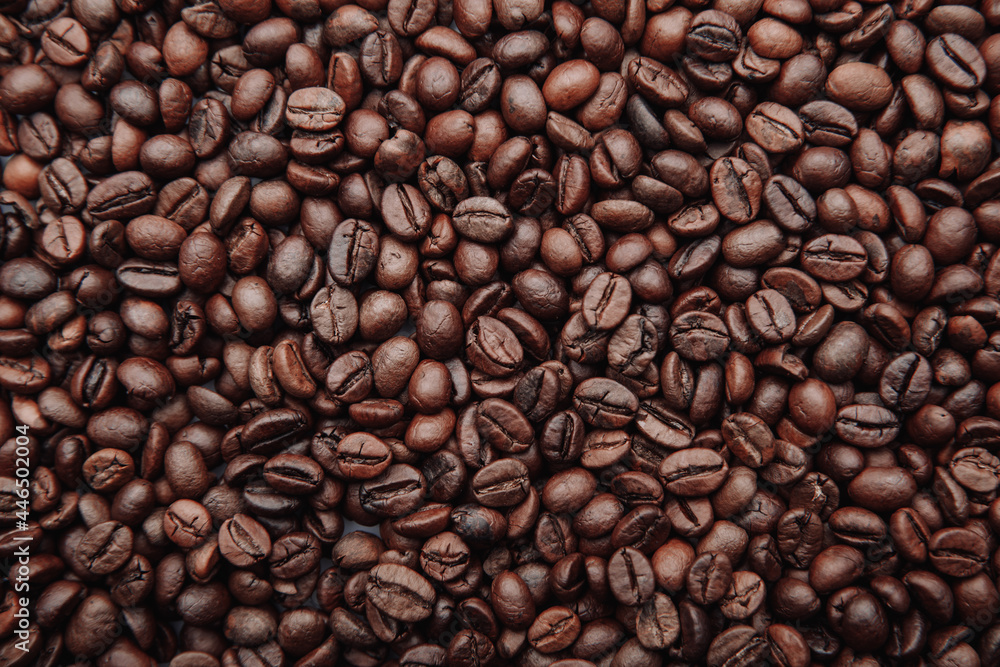 Fototapeta premium Scattered roasted coffee beans