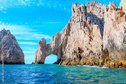 Cabo san lucas, Baja california sur, el arco in the mexican peninsula surrounded by the sea of cuts and the pacific ocean with clear skies and calm sea