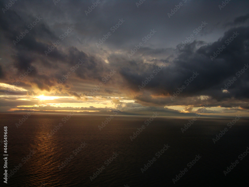 Obraz premium sunset over the sea