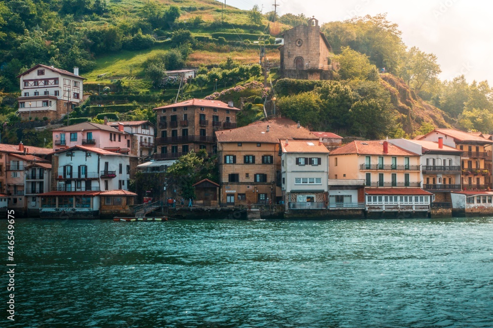 Fototapeta premium Pueblo de Pasaia Donibaneen San Sebastian - Adrian Sediles Embi