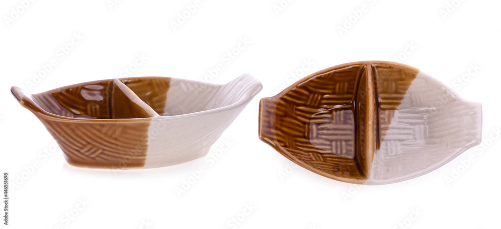 Obraz premium Empty bowl ceramic isolated on white background