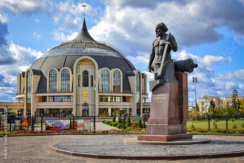 New building of the Weapons Museum with Nikita Demidov monument in Tula