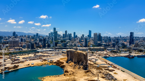 Tableau sur toile Beirut Port Massive August 4 Explosion site