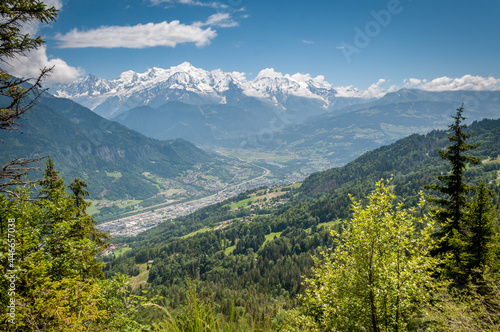 Sallanches et Mont Blanc vus de la chaîne des Aravis photo