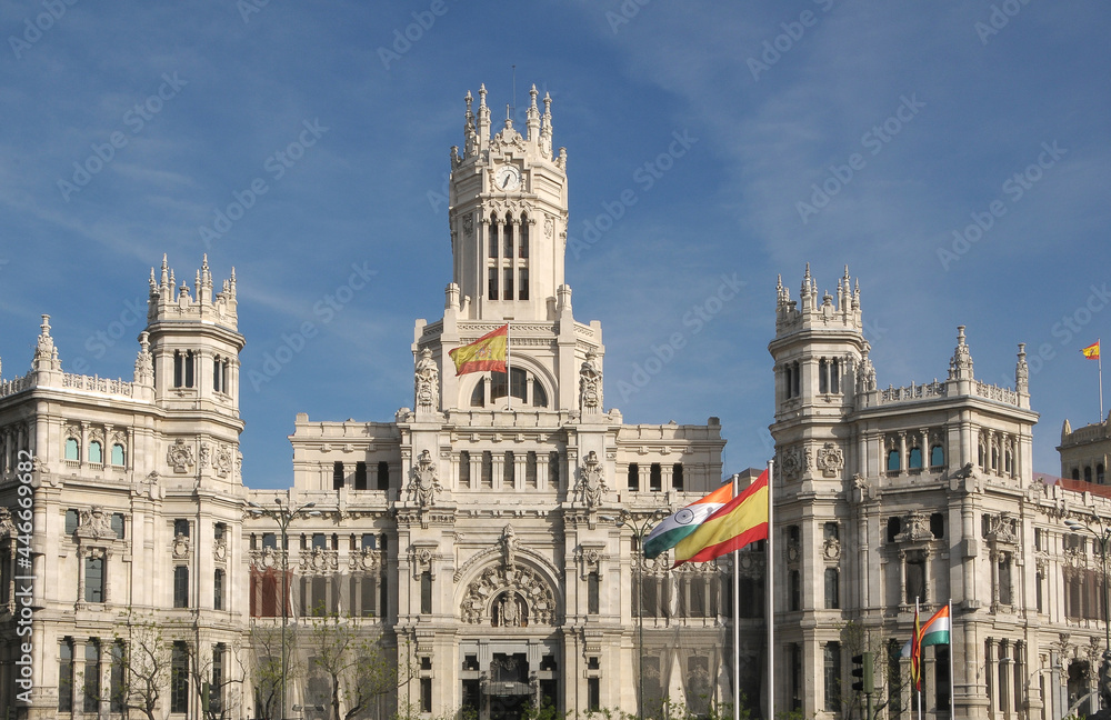 Edificio del Ayuntamiento en el centro histórico de la ciudad de Madrid, capital de España

