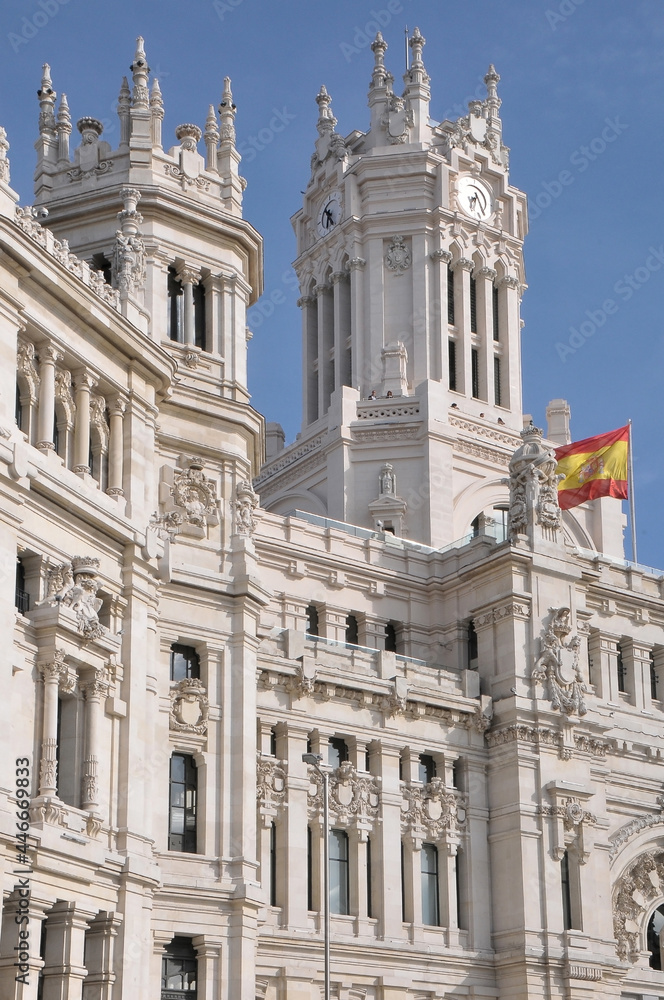 Detalles arquitectónicos del edificio del Ayuntamiento de Madrid en el centro histórico de la ciudad 