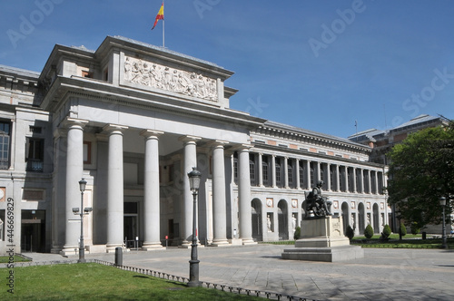 Exteriores del Museo Nacional del Prado en Madrid, España