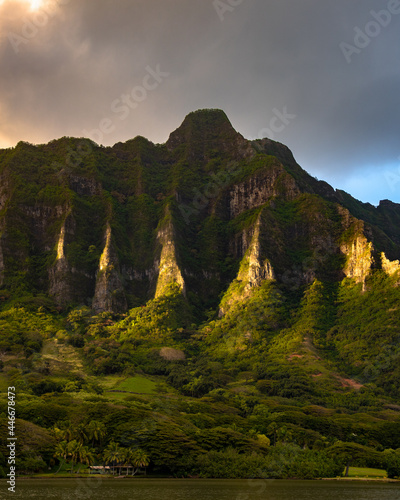 Hawaii mountain ridges