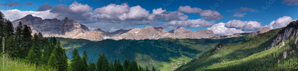 Panorama - Passo Gardena - Parco naturale Fanes - Sennes - Braie Panorama - Passo Gardena - Parco naturale Fanes - Sennes - Braie