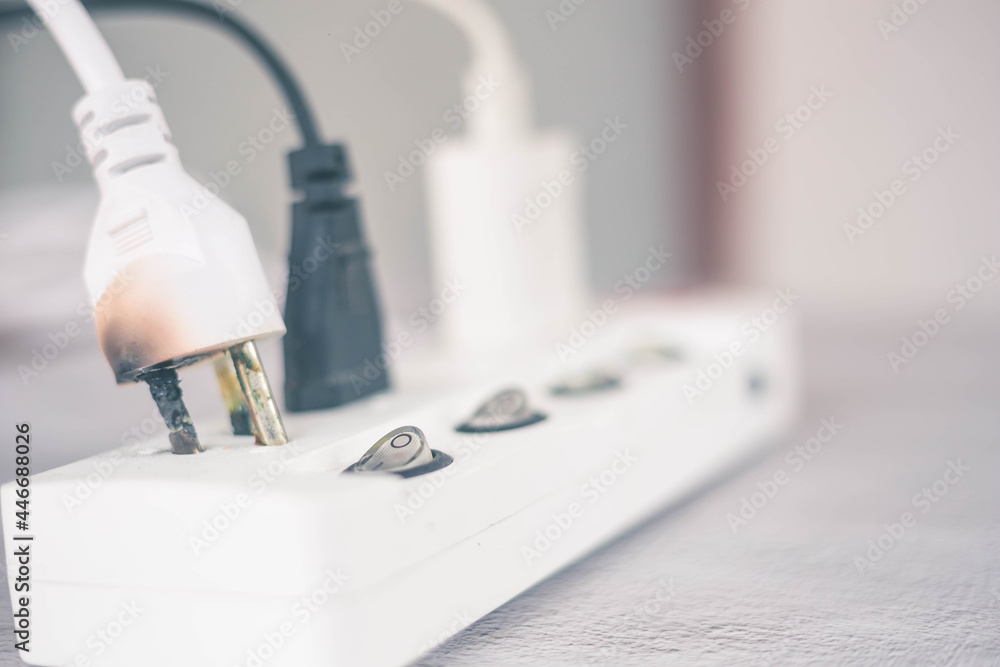 Improper use of the AC power plug and socket can cause a short circuit