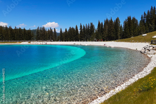 Bellissimo panorama dal sentiero del lago Montagnoli in Trentino, viaggi e paesaggi in Italia © Sara