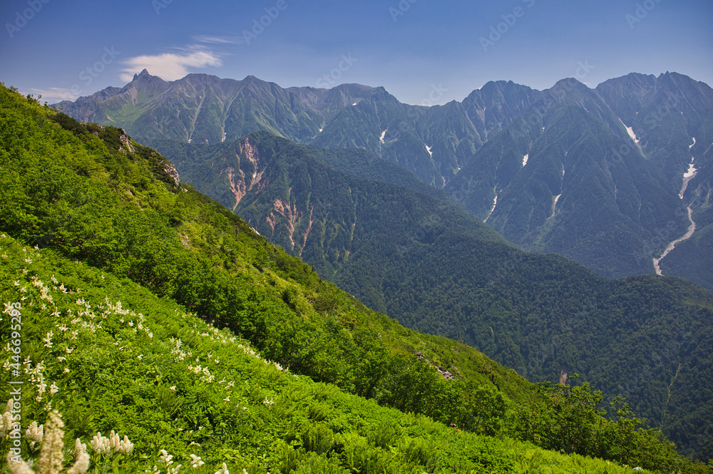 Fototapeta premium northern alps trekking, kasagatake, washibadake, suishodake, kurobegorodake 北アルプス笠ヶ岳、鷲羽岳、水晶岳、黒部五郎岳縦走登山 