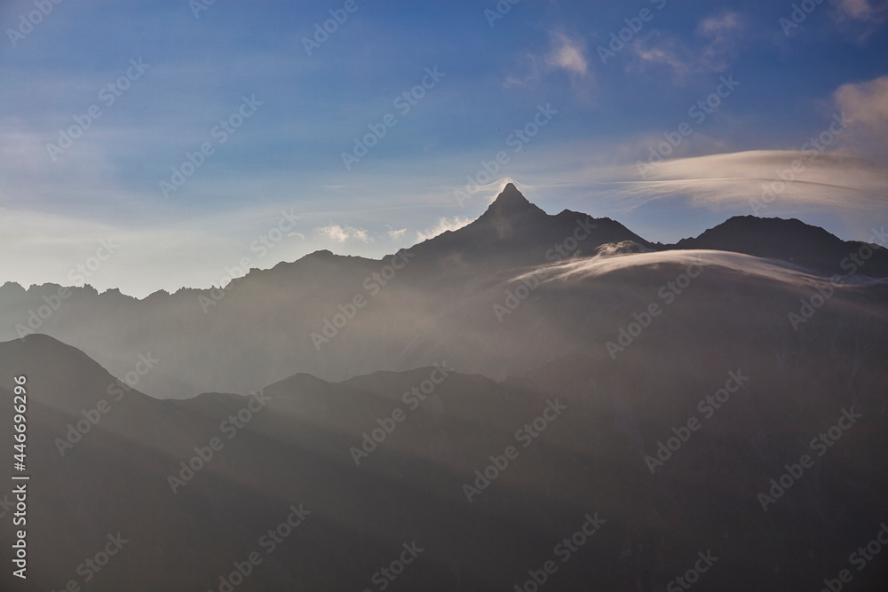 Fototapeta premium Mt.Yarigatake, morning view 槍ヶ岳の朝の景色