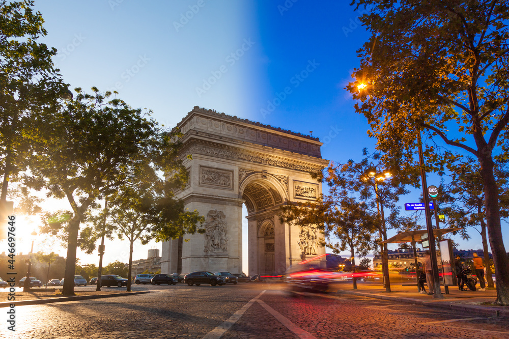Obraz premium Night view of Arc de Triomphe - Triumphal Arc in Paris, France