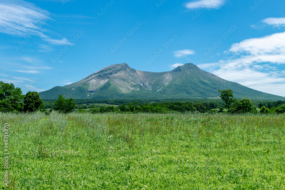北海道　夏の駒ヶ岳の風景
