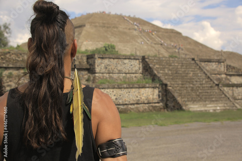 Teotihuacán pyramid Mexico indigena