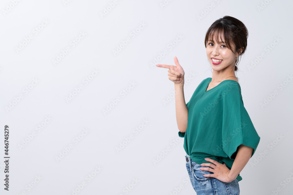 カジュアルファッションの女性 カジュアルファッションの女性