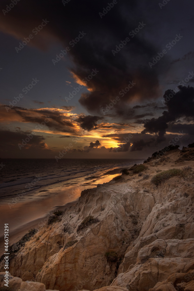 unas-vistas-de-la-bella-playa-de-mazagon-situada-en-la-provincia-de