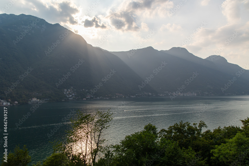 navigation on Lake Como Italy