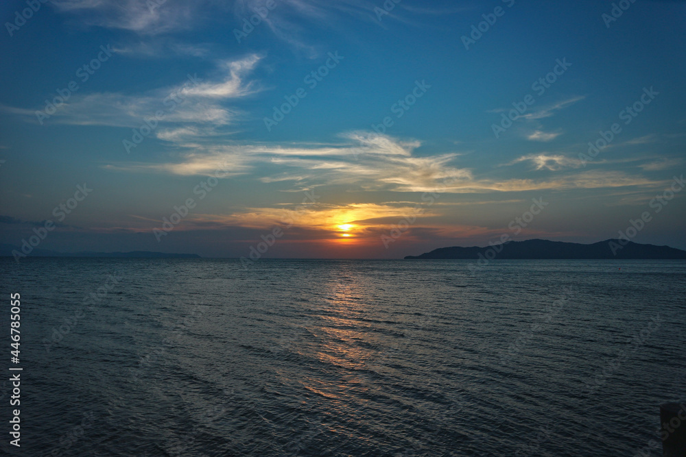 Obraz premium sunset in the sea