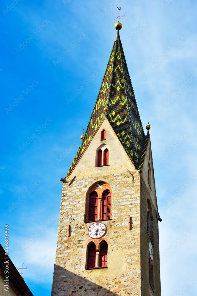 Fototapeta premium parish church of santo stefano in villandro south tyrol italy