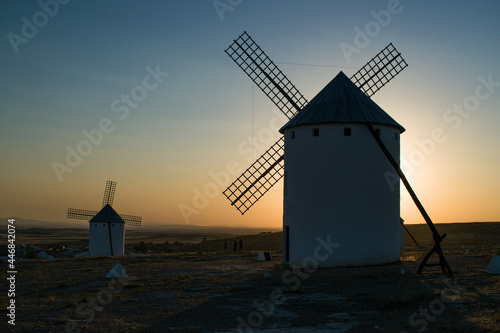 Molino de viento un día por el atardecer de Castilla La Mancha. 