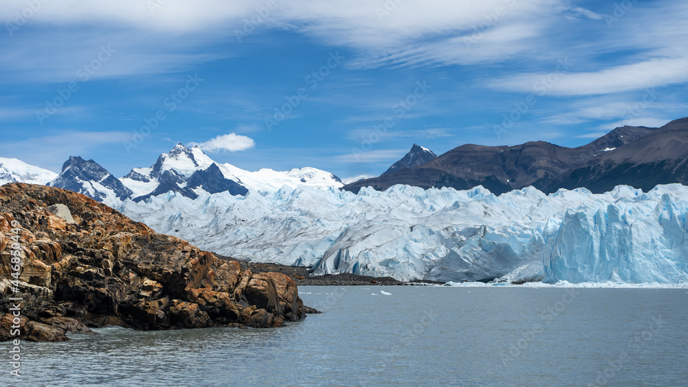 South face of the Perito Moreno glacier and small groups