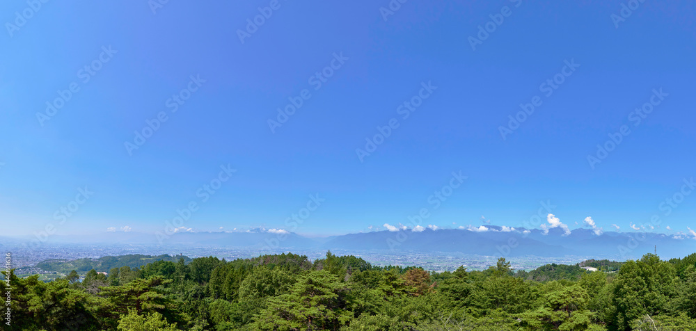 【パノラマ】 7月（夏）、芥子坊主農村公園の展望台から中央アルプス方面を望む 長野県松本市