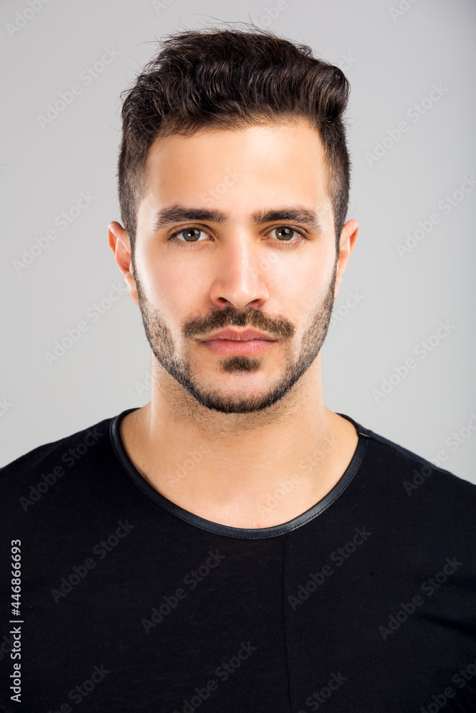 Obraz premium Handsom Young man in studio