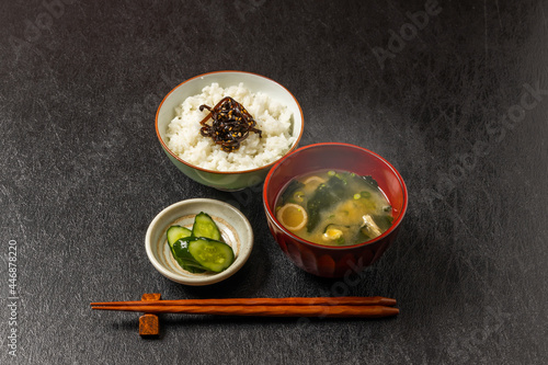 ごはんと味噌汁 Rice and miso soup
