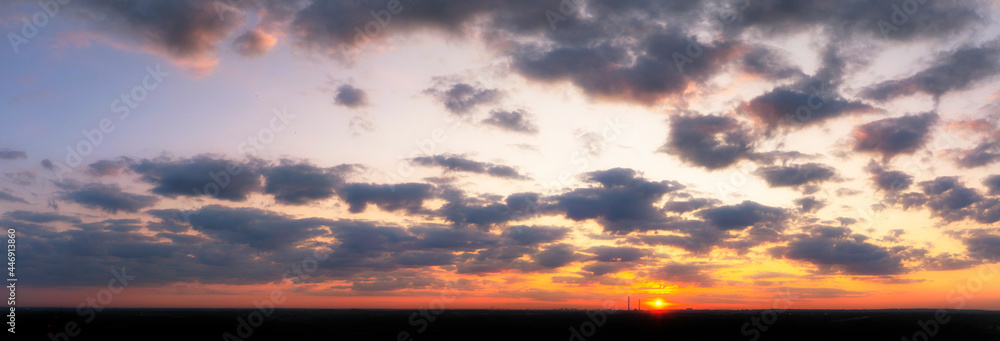 Fototapeta premium Beautiful summer sunset dramatic sky