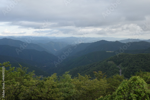 日本の山のとても美しい風景 © 仁 藤原