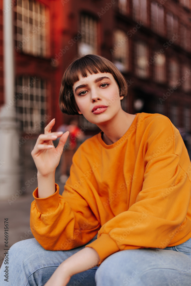 Orange cheap sweatshirt outfit