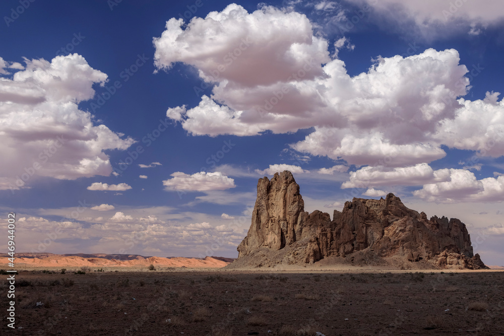 Fototapeta premium Roadside landscapes and views near Monument Valley, Arizona.