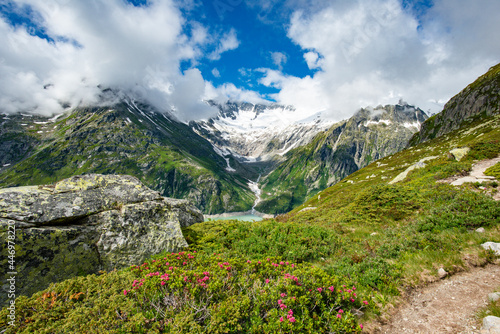 Wandern durch die Schweizer Alpen