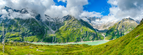 Wandern durch die Schweizer Alpen © Harald Tedesco