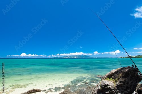 沖縄本島安富祖の浜辺での釣り