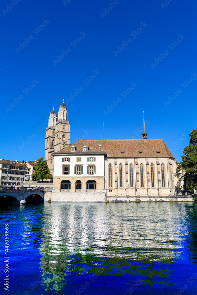Wasserkirche in der Altstadt von Zürich