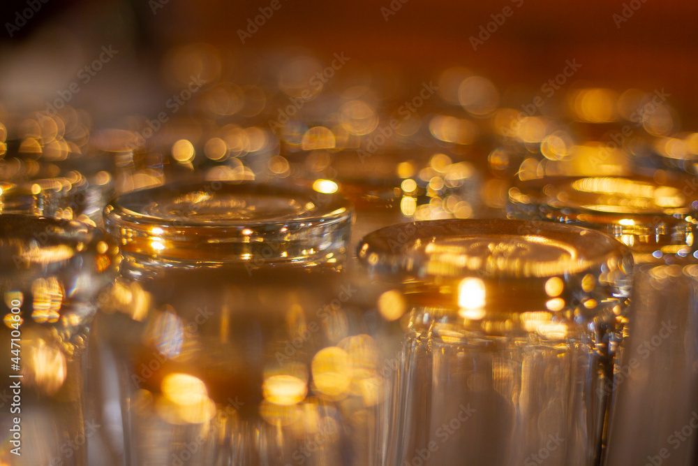 Close up empty glasses in restaurant natural light. selective focus and blur background.