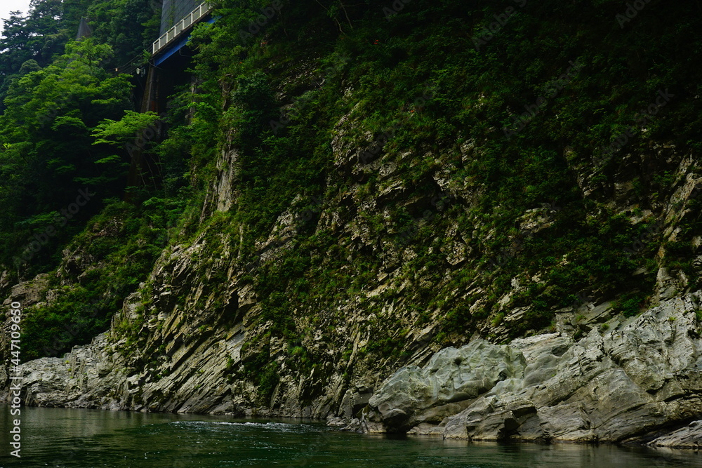 Yoshino River Flow and Oboke and Koboke Gorges in Tokushima, Japan - 日本 徳島県 吉野川 粗谷 大歩危 小歩危 Yoshino River Flow and Oboke and Koboke Gorges in Tokushima, Japan - 日本 徳島県 吉野川 粗谷 大歩危 小歩危