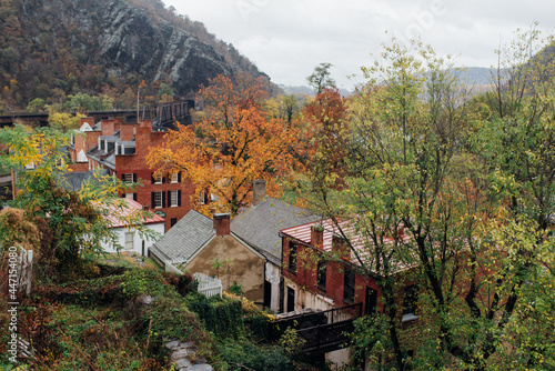 Fotobehang Landscape View of Quaint Town on a Rainy Autumn/Fall Day in Harpers Ferry Nation
