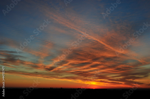 Cloud pattern on the dawn sky © Makarov Vseslav