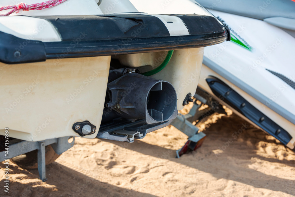 Water jet installation of a jet ski, jet ski propulsion, water jet
