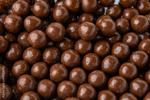 Fotografia Hazelnuts in milk chocolate, dragee