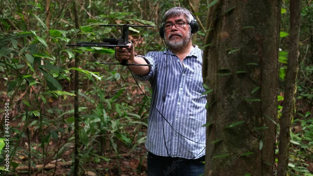 animal tracking signal technology,Find animal. The concept of searching animal tracking signal technology,Find animal. The concept of searching
