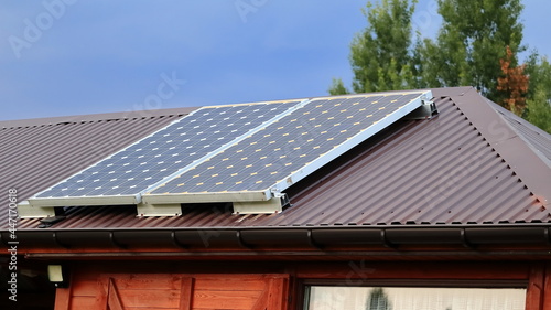 panele słoneczne, bateria słoneczna, darmowy prąd na działce
