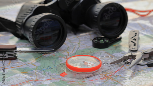 Plakat lornetka, kompas, multitool, ,mapa, binoculars, map, compass