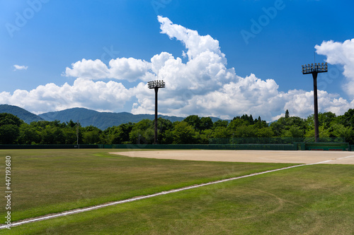 真夏 灼熱の野球場