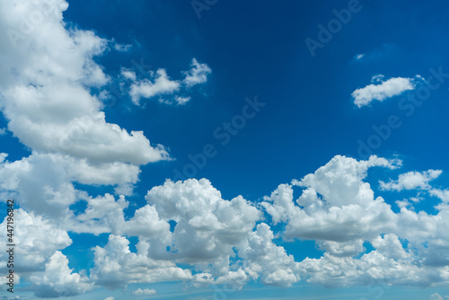 Fototapeta Naklejka Na Ścianę i Meble -  blue sky with clouds over cityscape